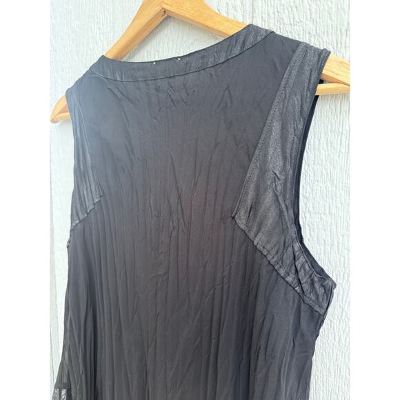 KOMAROV black crinkled sleeveless asymmetrical layered v neck artsy blouse top - Picture 6 of 8